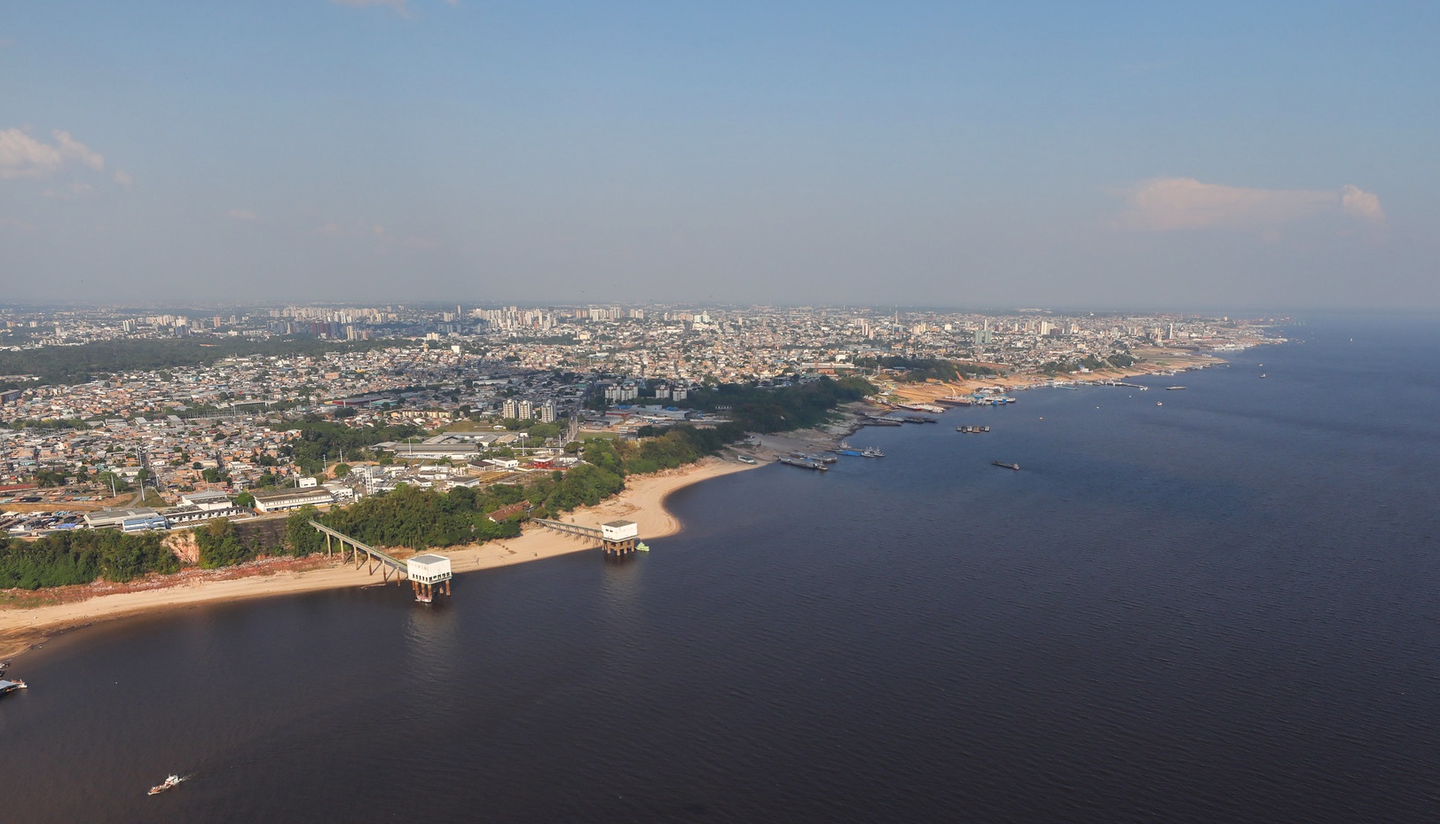 Novo recorde: Rio Negro tem a terceira pior seca da história em Manaus