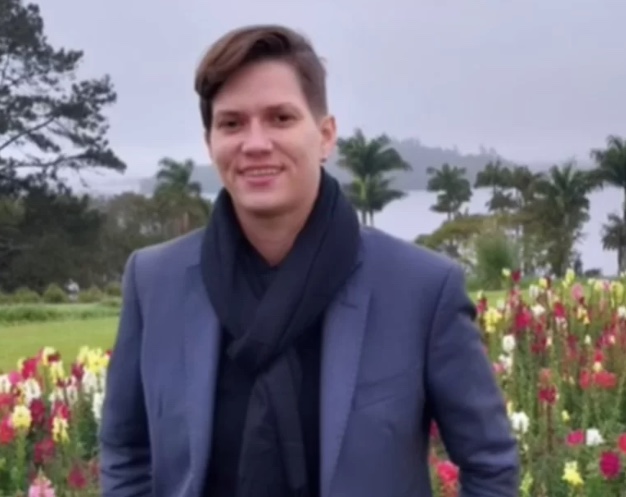 Bolsonarista Karol Eller morre 1 mês após anunciar 'cura gay'