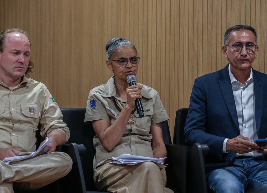 Marina Silva anuncia envio de 149 brigadistas para combate de queimadas no Amazonas