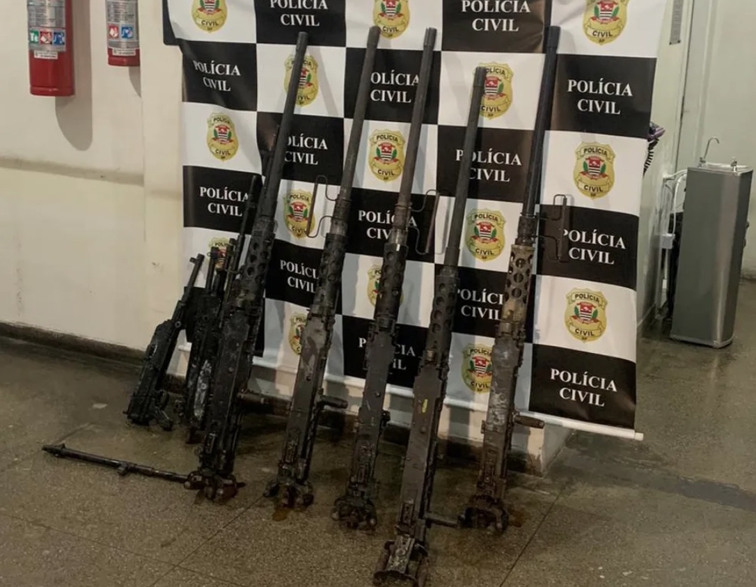 17 metralhadoras furtadas do Exército foram recuperadas; armamento iria para facções