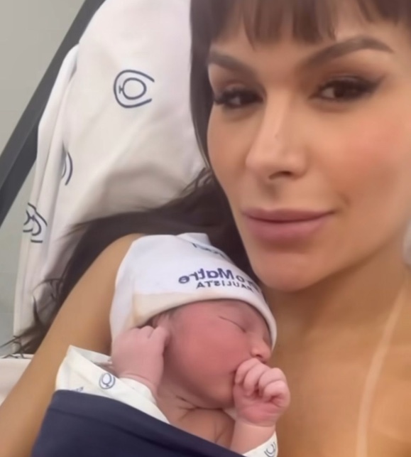 Fernanda Lacerda, a ‘Mendigata’, come placenta ao dar à luz primeiro filho: ‘parece sushi’  