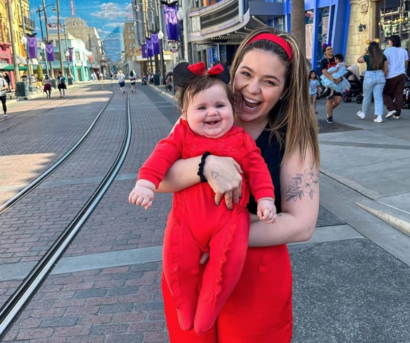 Viih Tube esculacha internautas por ataques gordofóbicos à filha: ‘vão se fud**'