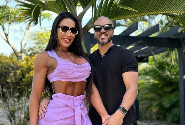 Belo e Gracyanne têm contas bloqueadas por não pagarem aluguel e são acusados de deteriorar casa