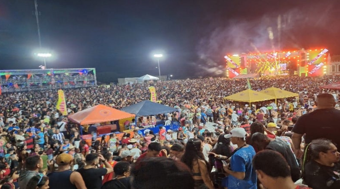 Carnapauxis arrasta multidões, mas ainda deixa rastros de velhos problemas em Óbidos