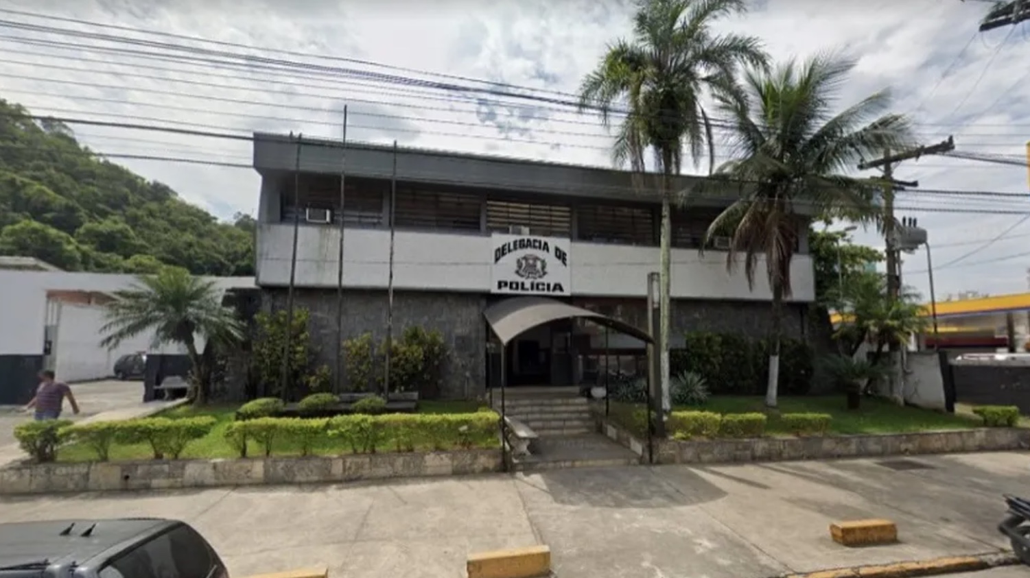 Funcionária é agredida e estuprada dentro de delegacia 