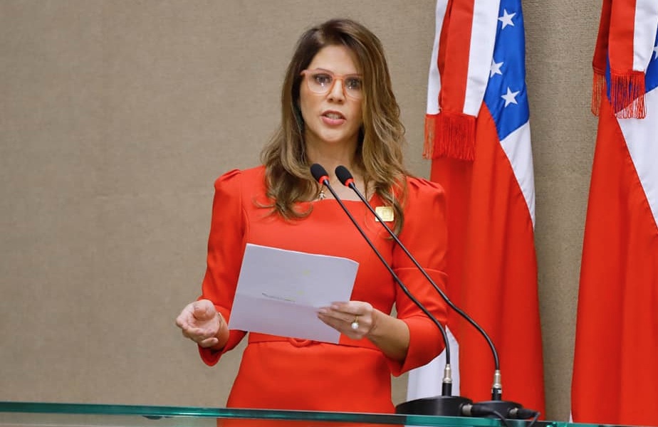 Lula nomeia Giselle Pascarelli como juíza para TRE-AM