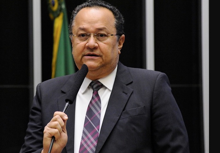 Silas Câmara tem maioria dos votos para ter anulação da cassação; sessão foi interrompida