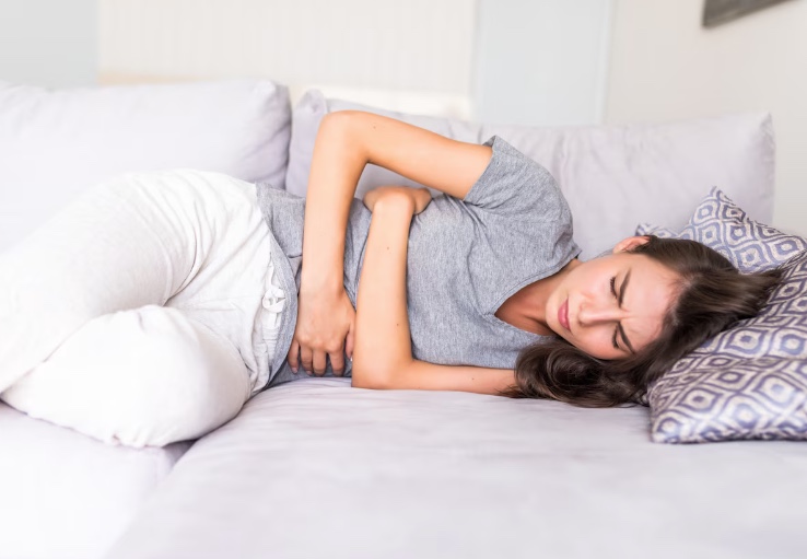 Servidoras com endometriose podem se ausentar do trabalho por 3 dias, garante PL