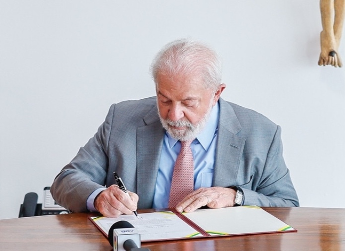   Lula aprova Lei que dá nova chance para réu antes de cobrança de indenização