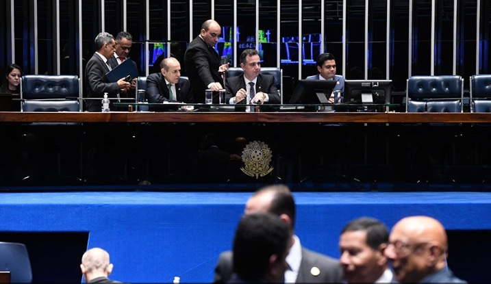 Senado vota em PEC que criminaliza porte de qualquer quantidade de drogas nesta terça-feira