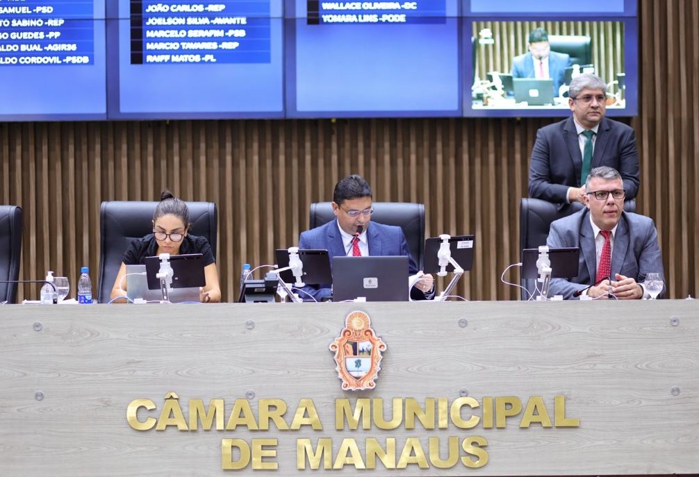 Câmara de Manaus oficializa CPI da Semcom