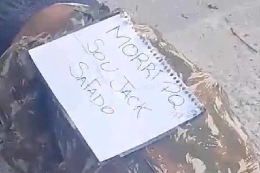 Criminosos matam homem com 10 tiros no Lago Azul e deixam bilhete: 'jack safado'