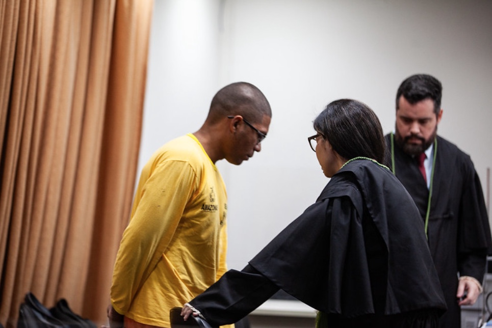 Homem que matou esposa na frente dos 3 filhos em Manaus é condenado  a 45 anos de prisão