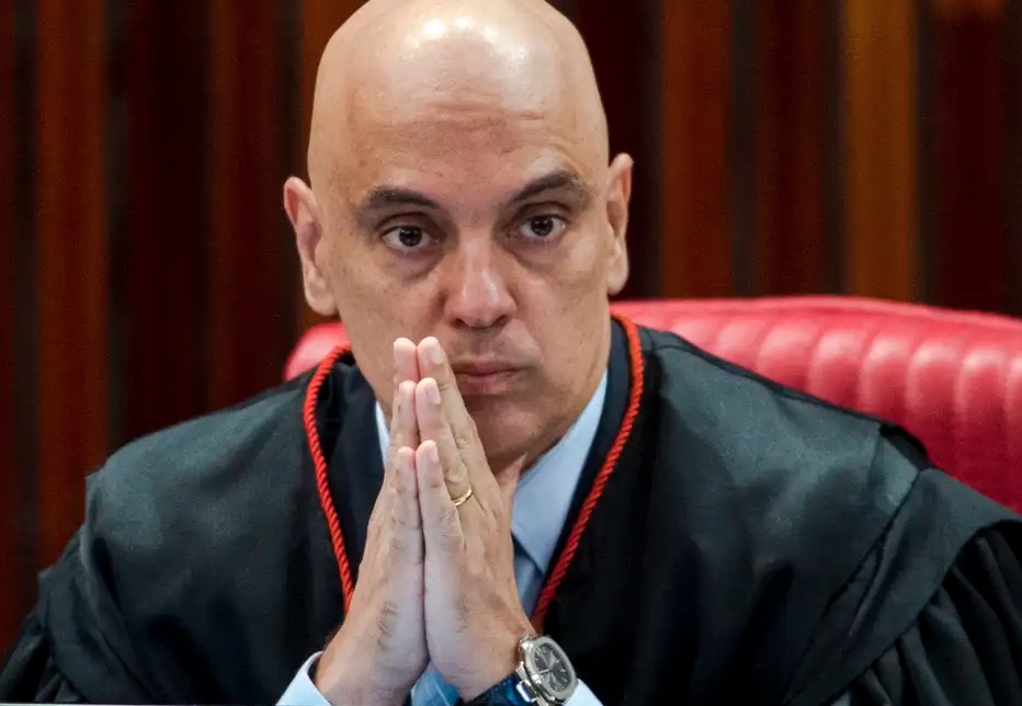 Moraes libera ex-assessor de Bolsonaro, preso por tentativa de golpe de Estado
