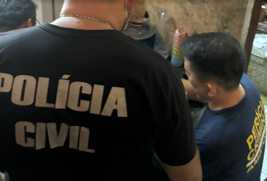 Adolescente flagrado com pornografia incitava menores à automutilação: 'imagens perturbadoras'