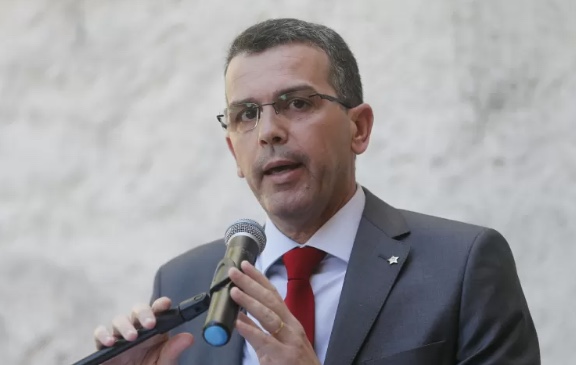 Moraes manda PF ouvir Rivaldo Barbosa após bilhete com súplica "pelo amor de Deus"