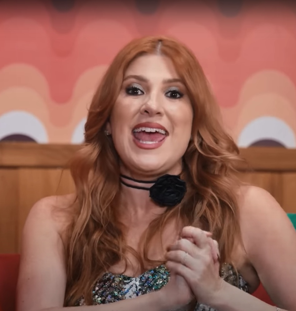 Dani Calabresa revela que fez sexo no chão da sala de ator famoso da Globo