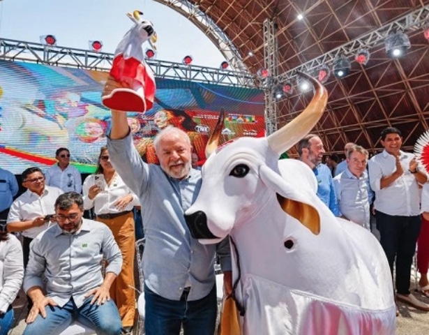 Presidente Lula aceita convite e vai prestigiar Festival de Parintins 2024 