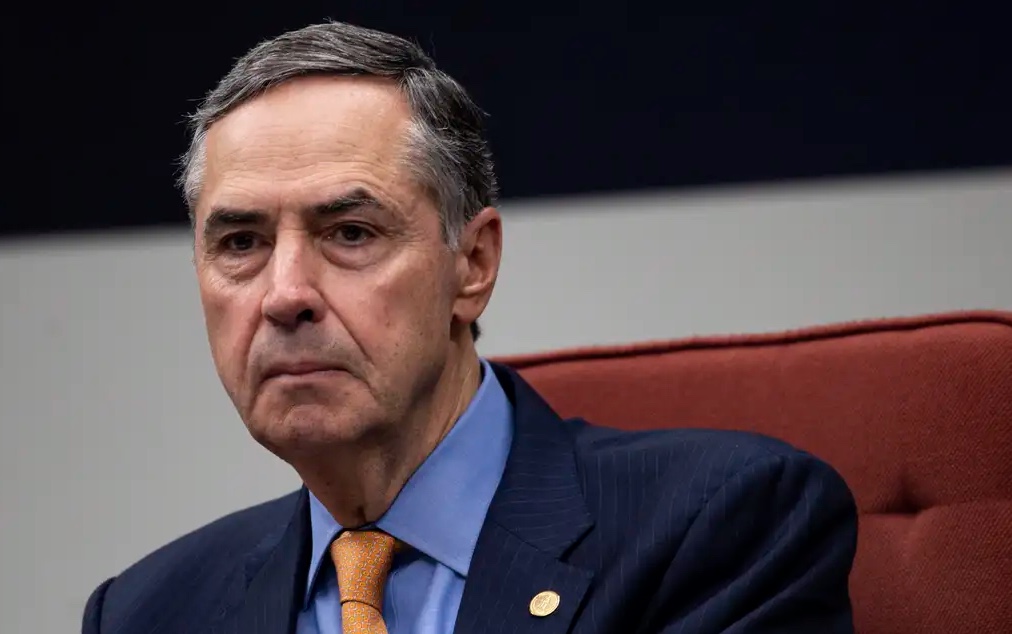 Barroso diz que política que criminaliza o aborto é "equivocada e perversa"