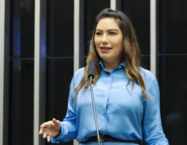 Deputada evangélica recua e pede retirada de sua assinatura como autora do PL Antiaborto