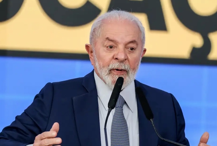 Lula diz que está 'mais vivo e forte do que nunca'