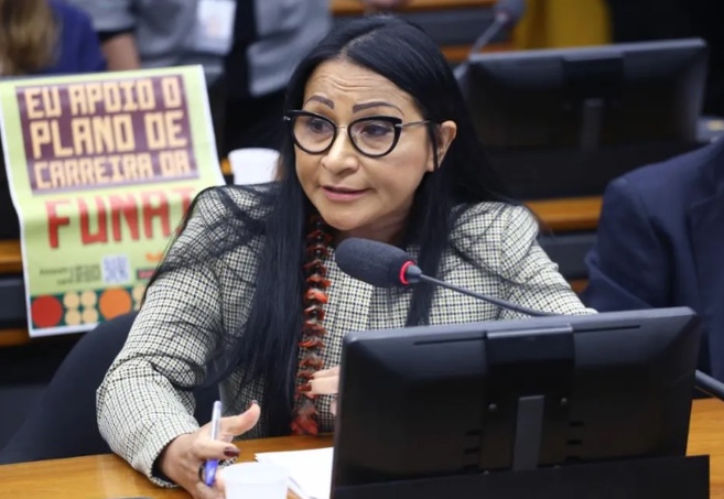 Deputada federal é cassada por usar dinheiro de campanha eleitoral com harmonização facial