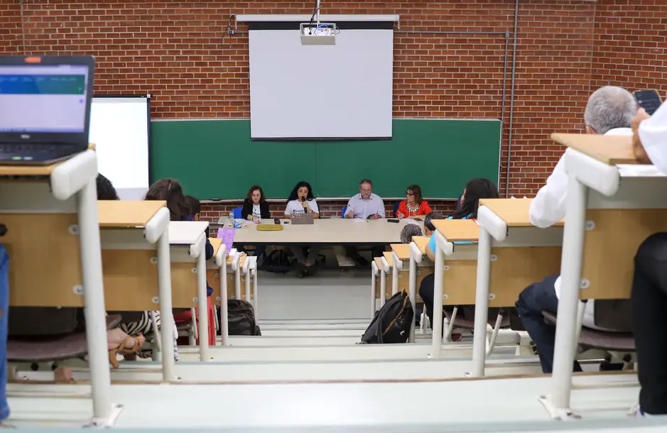 Após fim da greve, universidades e Governo Federal assinam acordo nesta quarta-feira