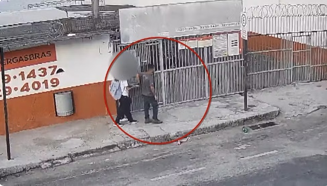 Homem é preso por assaltar e assediar adolescentes a caminho da escola; vídeo