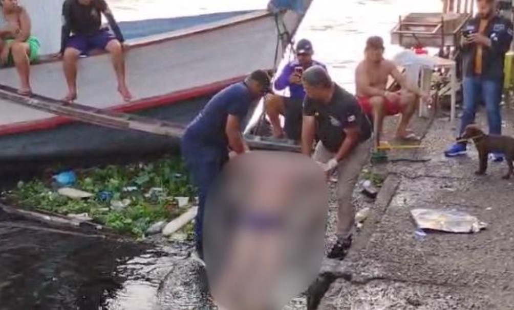Corpo de banhista é encontrado boiando em porto de Manaus