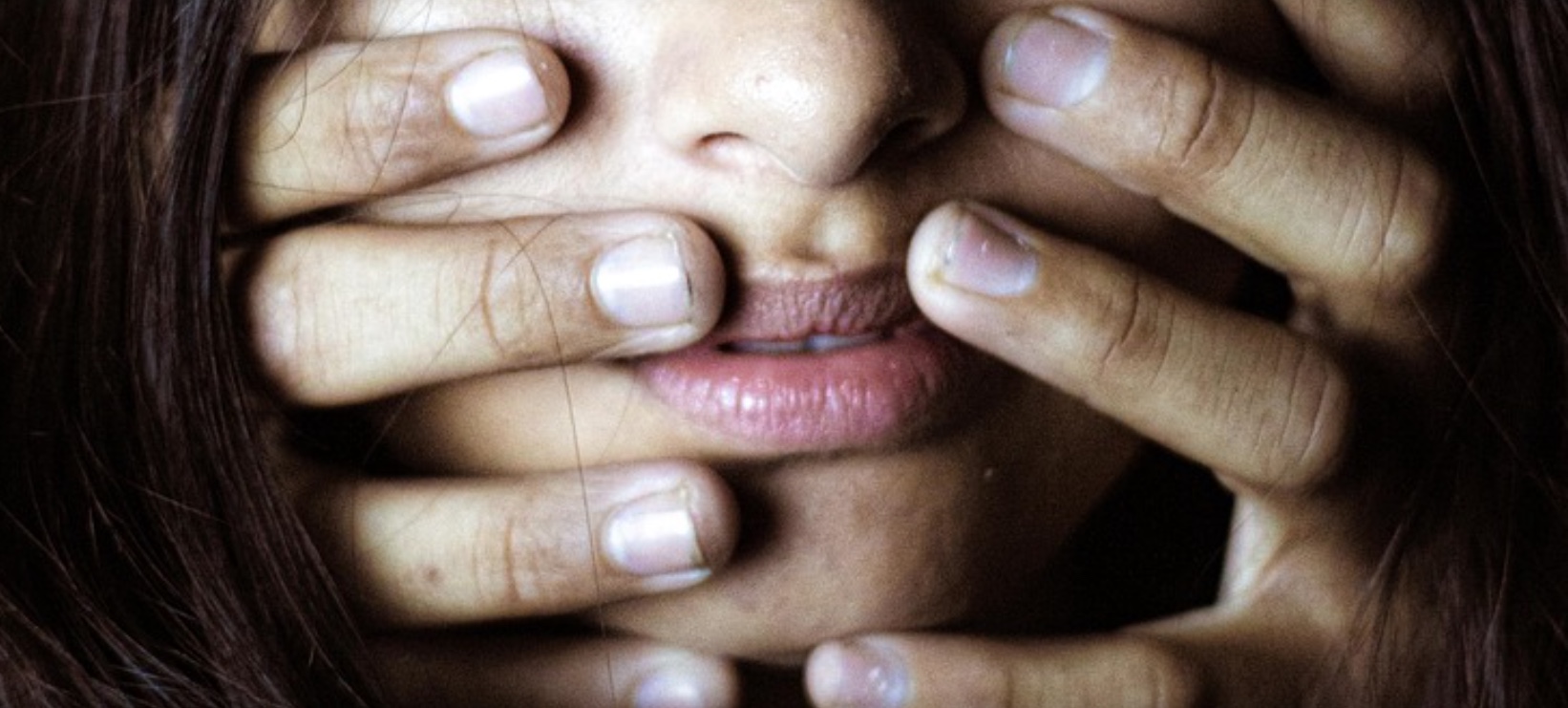 Diácono é denunciado pela filha por abuso sexual; menina revelou crime após palestra