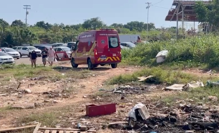 Vítima de incêndio em embarcação no Amazonas morre a caminho de hospital