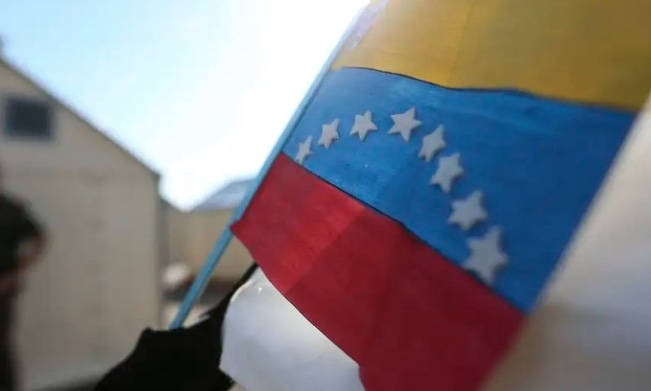 Prazo oficial se esgota e CNE da Venezuela não divulga resultados e atas das Eleições