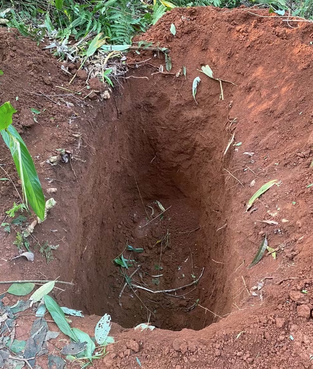 Mulher é encontrada morta perto de cova que preparou para enterrar ex-marido
