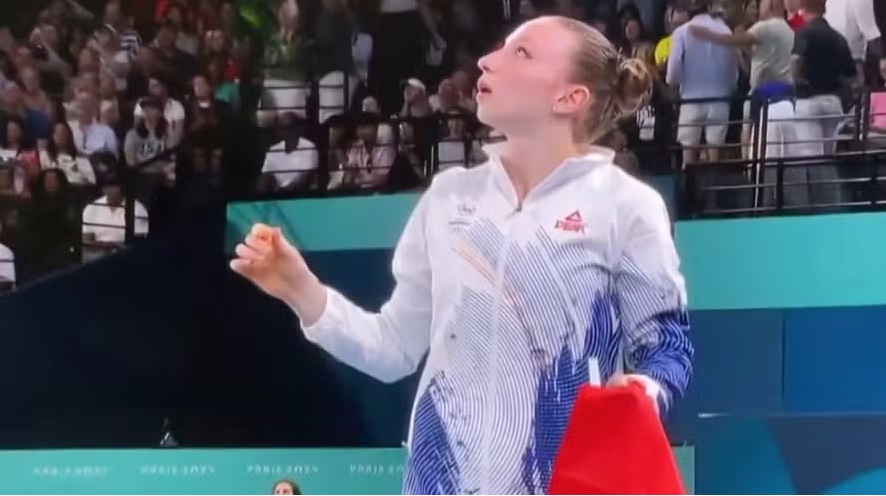 Romênia vai acionar o Tribunal Arbitral do Esporte após mudança no pódio do solo