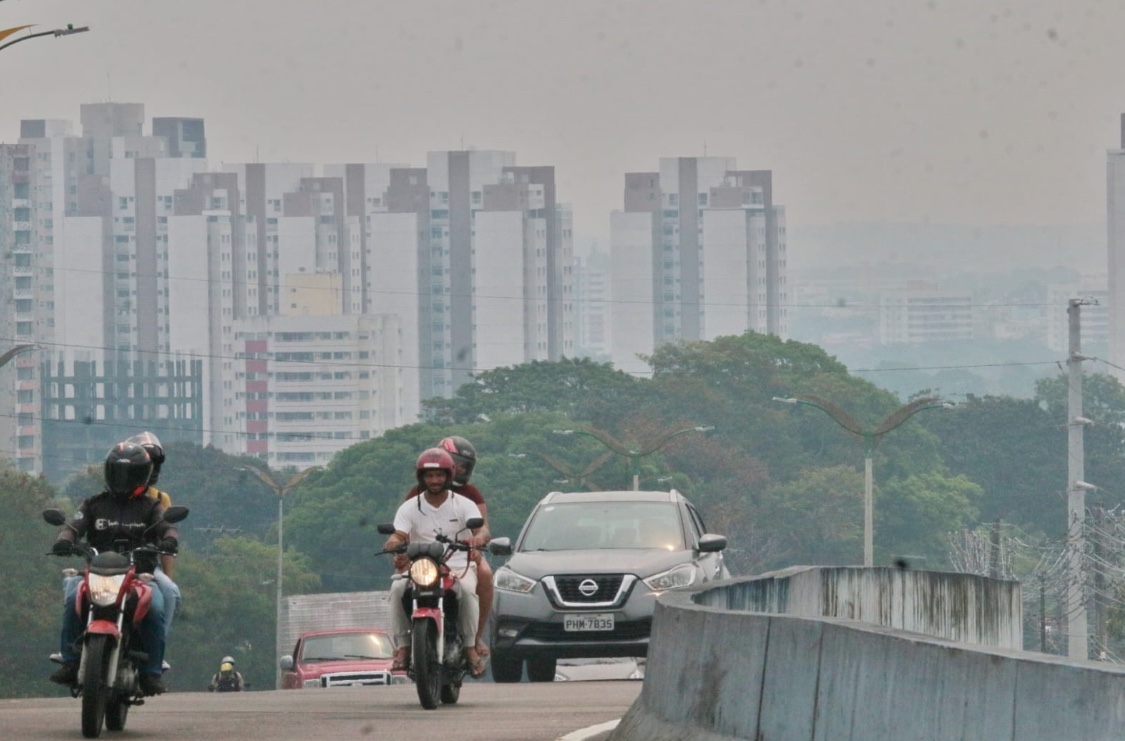 Prefeito de Manaus cria comitê e anuncia medidas de combate às queimadas; confira