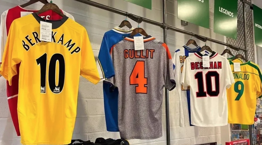 Camisa do Cruzeiro à venda na Europa surpreende pelo preço