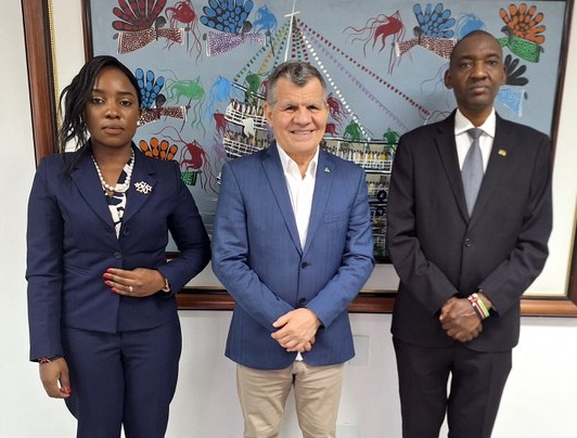 Embaixador do Quênia discute cooperação com a Zona Franca de Manaus 