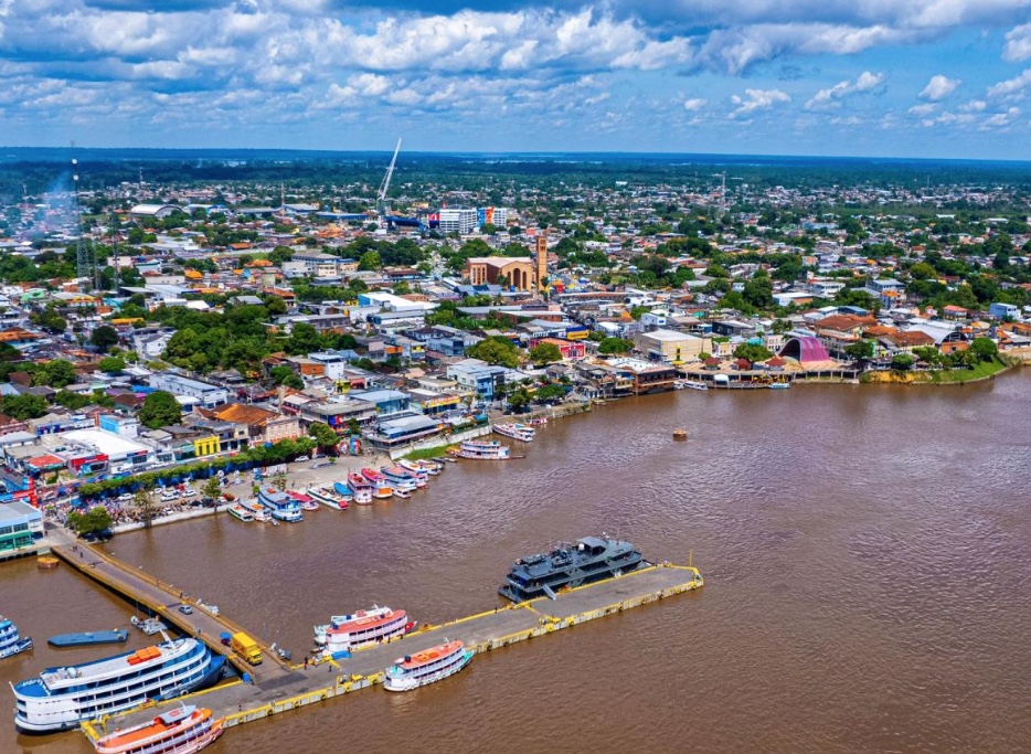 Justiça manda universidade de Parintins suspender atividades imediatamente; saiba motivo 