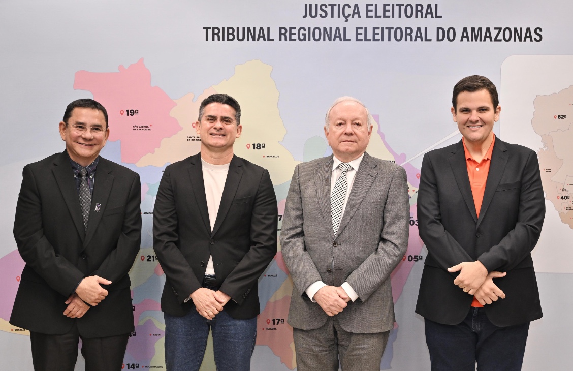 David Almeida visita TRE-AM e defende "eleições limpas" após caso de deepfake