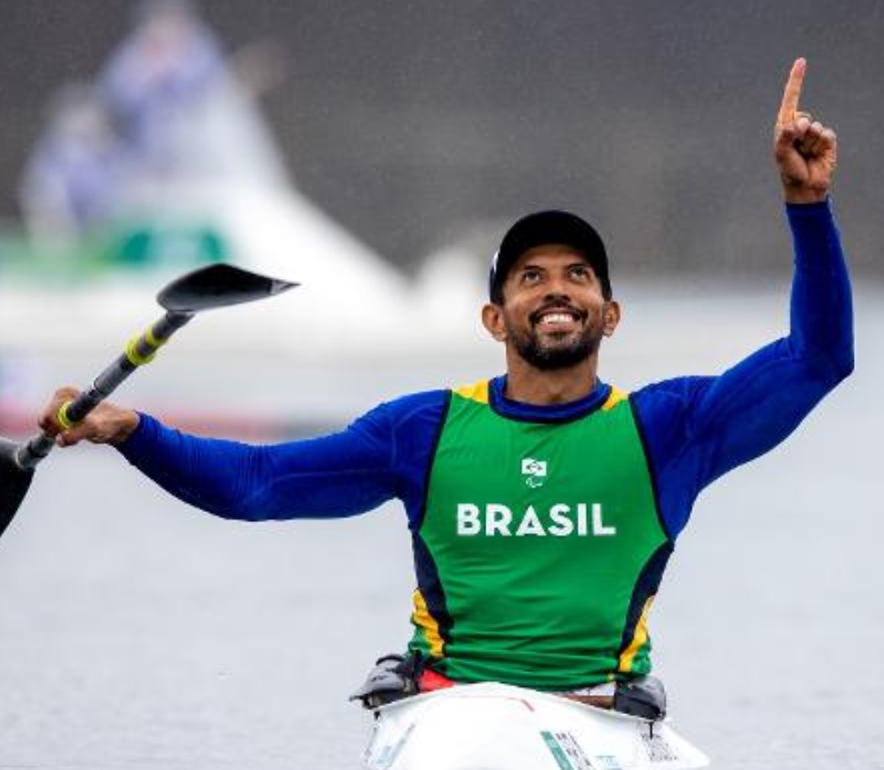Como canoagem paralímpica abriu 'mundo novo' a ex-dançarino de Frank Aguiar
