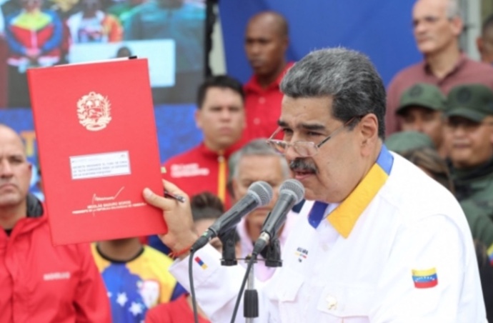 Diretor do CNE diz que não recebeu provas da vitória de Maduro