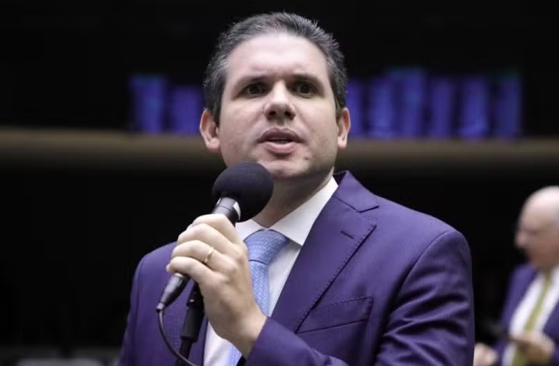 Hugo Motta passa por 'sabatina' com Lula e Bolsonaro na disputa pela presidência da Câmara