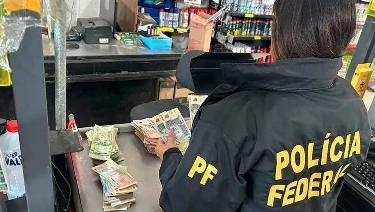 Operação bloqueia R$ 82 milhões de investigados e desmantela rede criminosa internacional