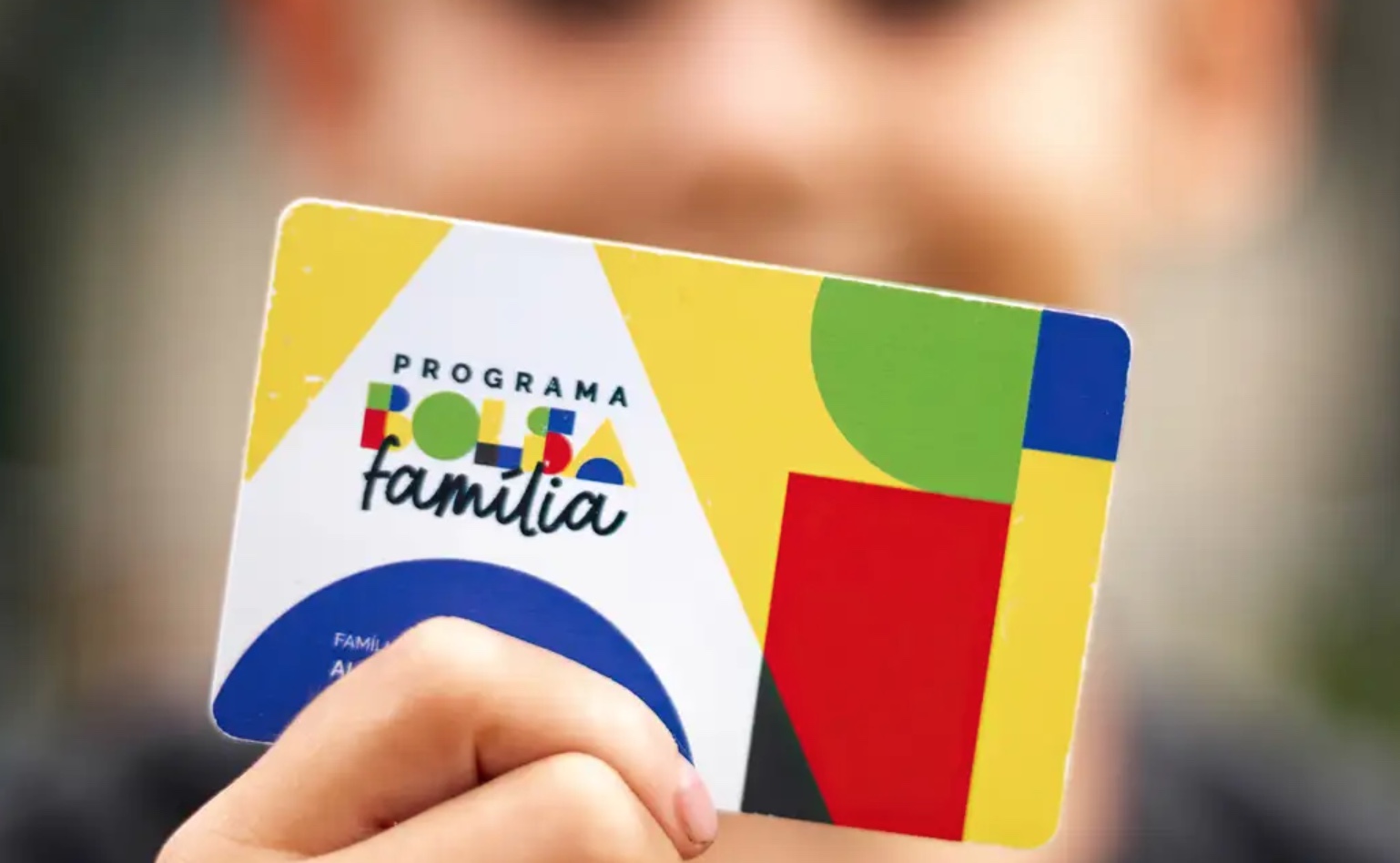 Governo vai proibir uso do cartão do Bolsa Família para pagar bets, diz ministro