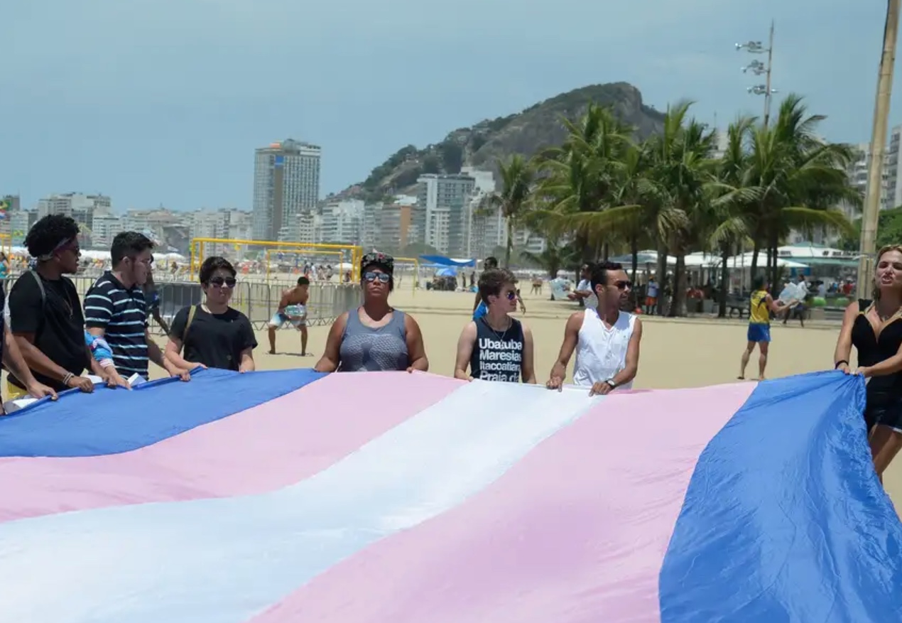 Governo deve adotar medidas para garantir acesso de pessoas trans a serviços de saúde, decide STF 