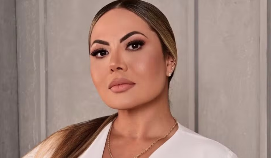 Dona de clínica é indiciada por cinco crimes após morte de influencer