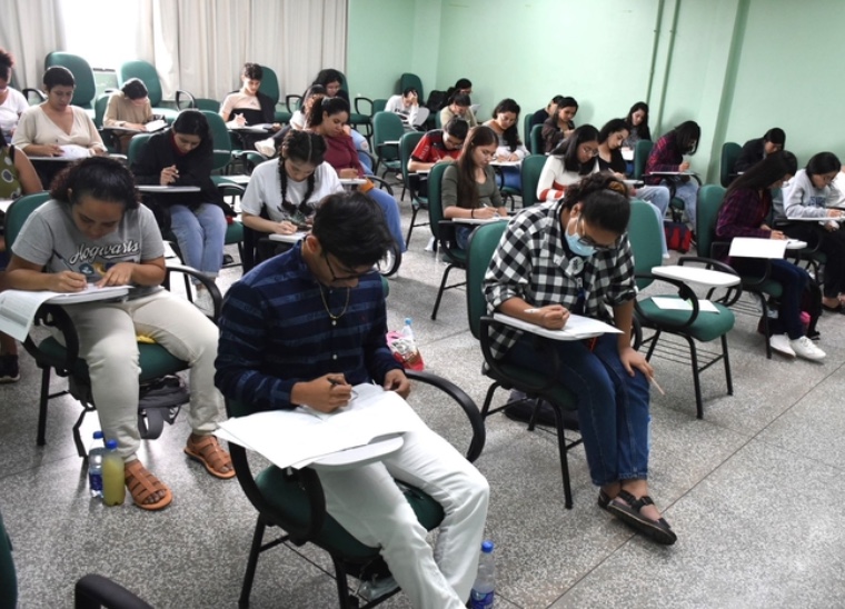 UEA aplica provas do Vestibular e SIS a partir deste domingo; veja dicas