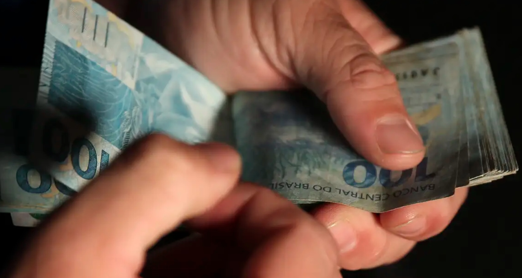 Câmara rejeita inclusão de imposto sobre grandes fortunas na reforma tributária