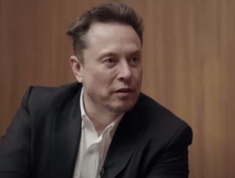 Justiça suspende ação contra Musk por sorteios de US$ 1 milhão em apoio a Trump