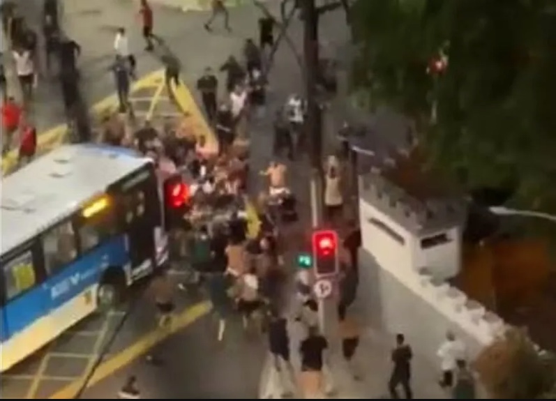 Flamengo e Fluminense são denunciados  por briga entre torcedores